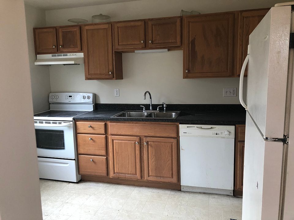 2nd image of 1476 Harford Square Dr