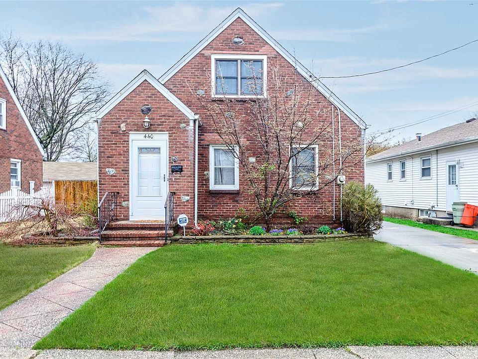 1st image of 440 1st St