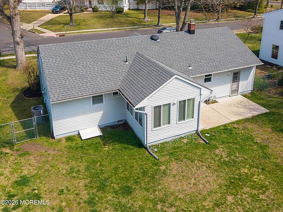 5th image of 834 Brookside Drive