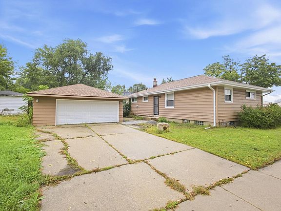 3rd image of 10325 W Silver Spring DRIVE