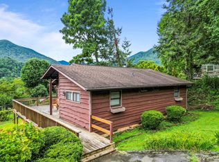 36 Crystalwood Ln, Maggie Valley, NC 28751