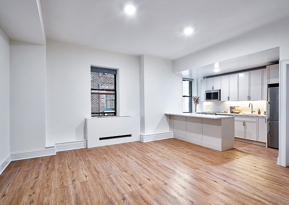 1st image of 50 W 34th St APT 15A5