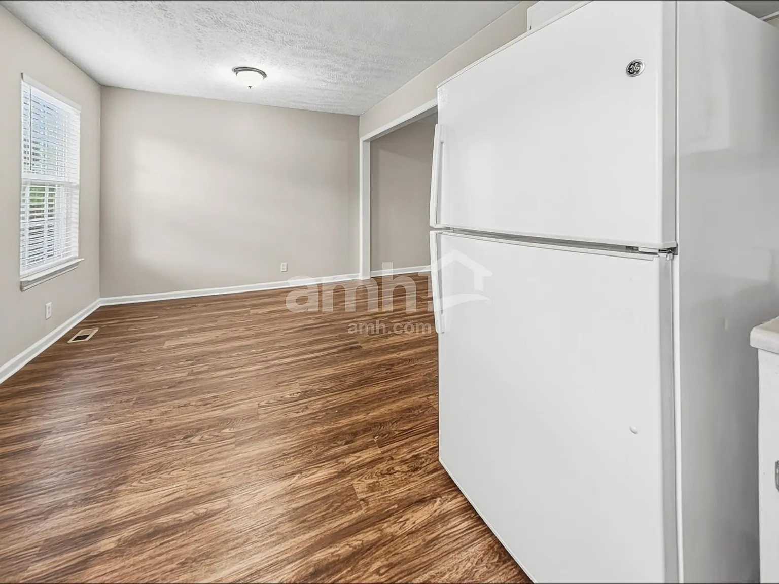 3 bed, 2.5 bath, 1793 sqft, $2,110 — Photo 4