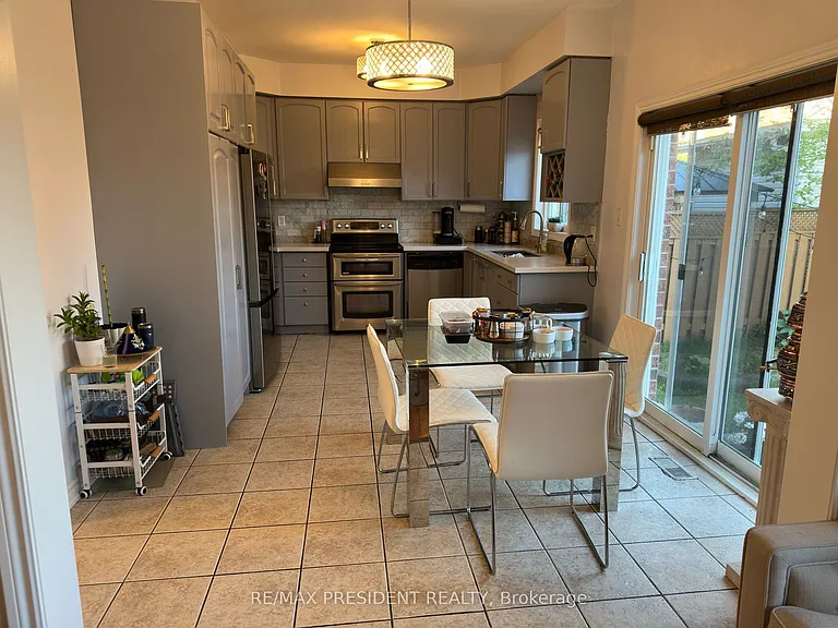 1091 McCuaig Dr — Photo 13