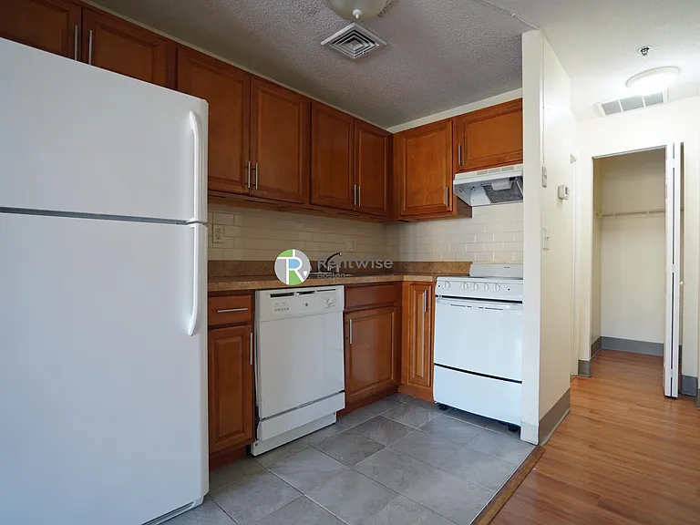 1127 Boylston St #302 — Photo 5