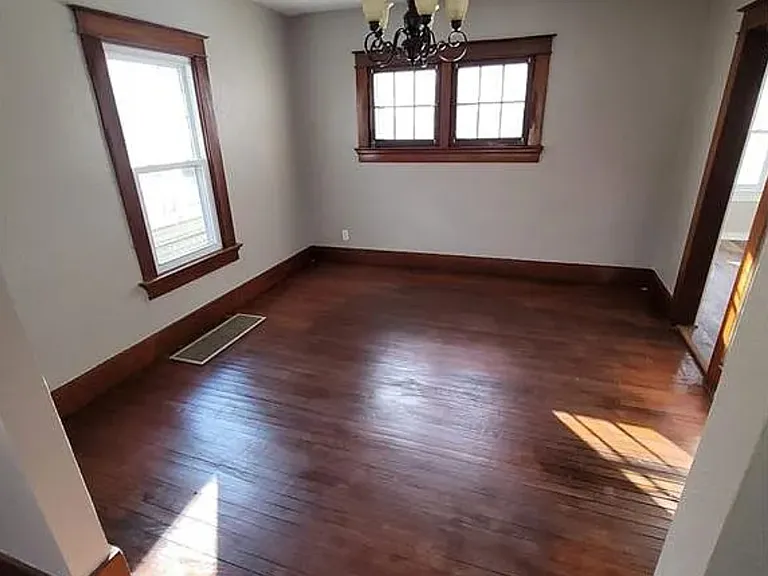 348 Fernwood Ave — Photo 3