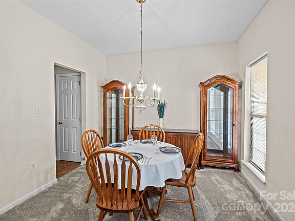 3rd image of 6121 Carriage Oaks Dr