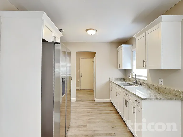 8307 N Elmer St — Photo 5