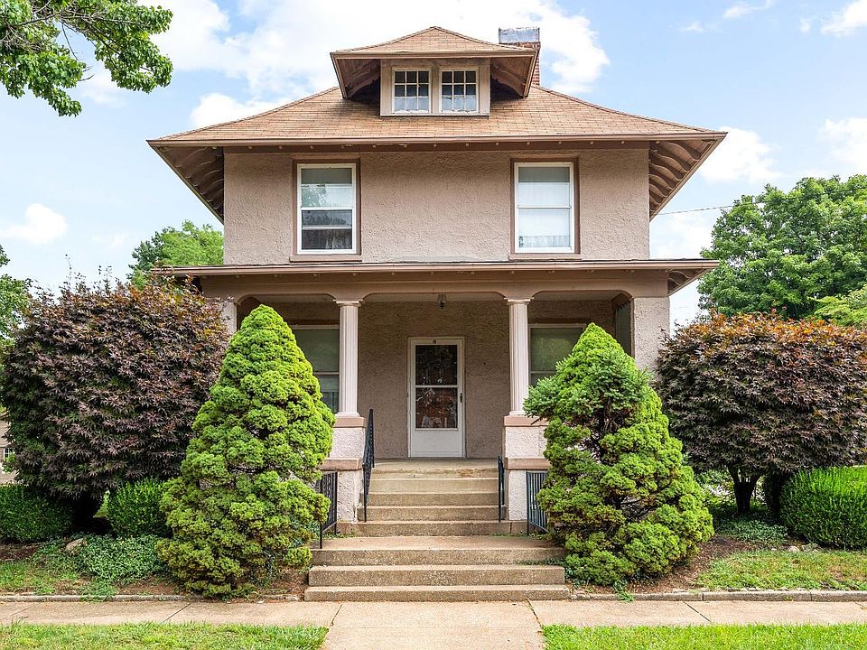 1st image of 60 Huron St