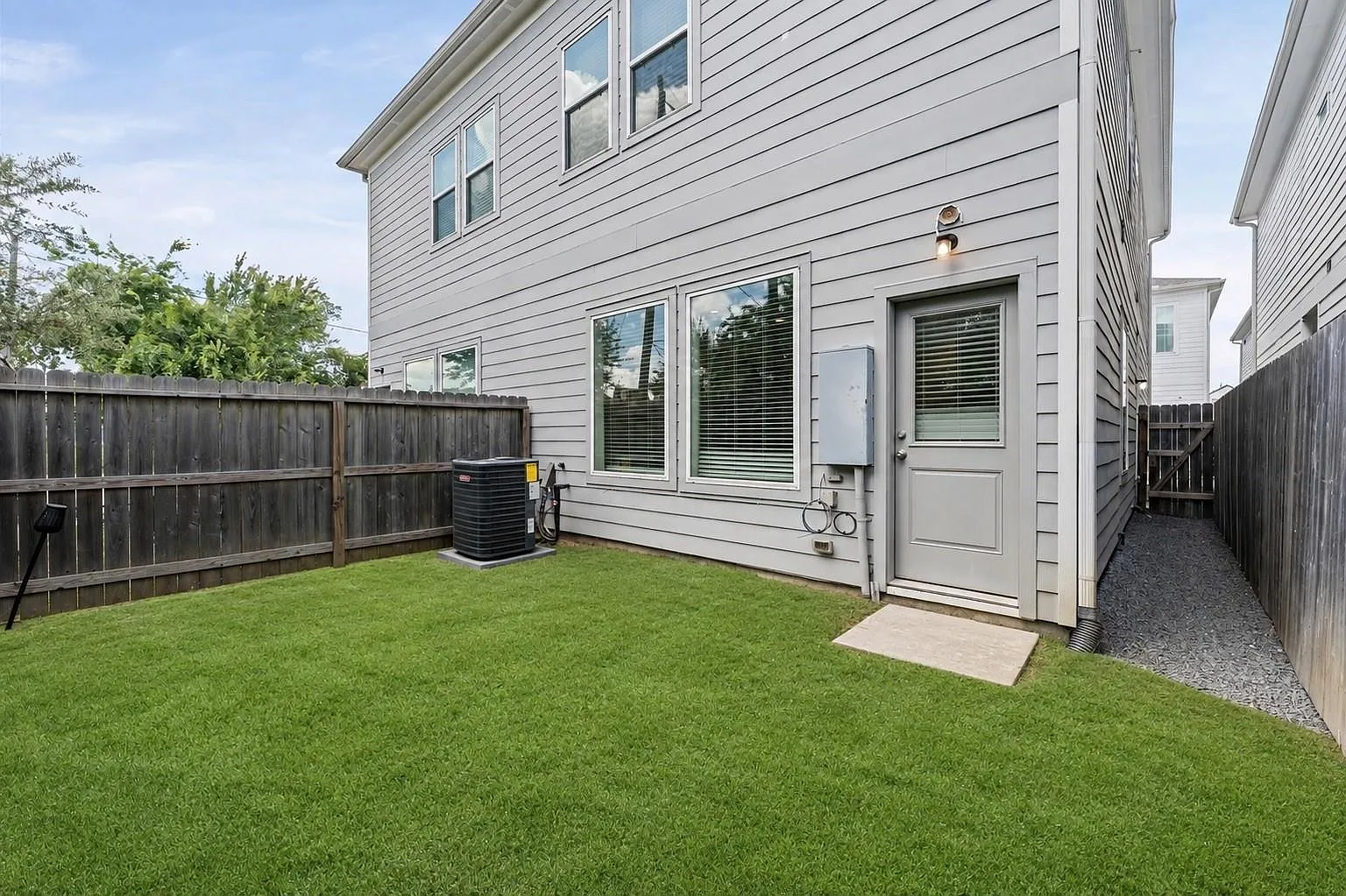 3 bed, 2.5 bath, 1446 sqft, $1,950 — Photo 4