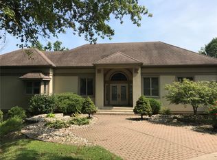 10760 Lockhaven Est, Godfrey, IL 62035