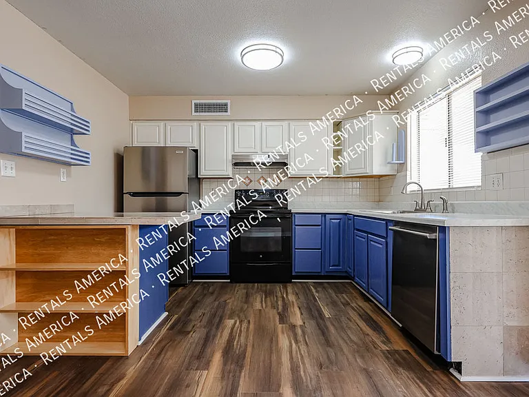 1117 W Auburn Dr — Photo 10