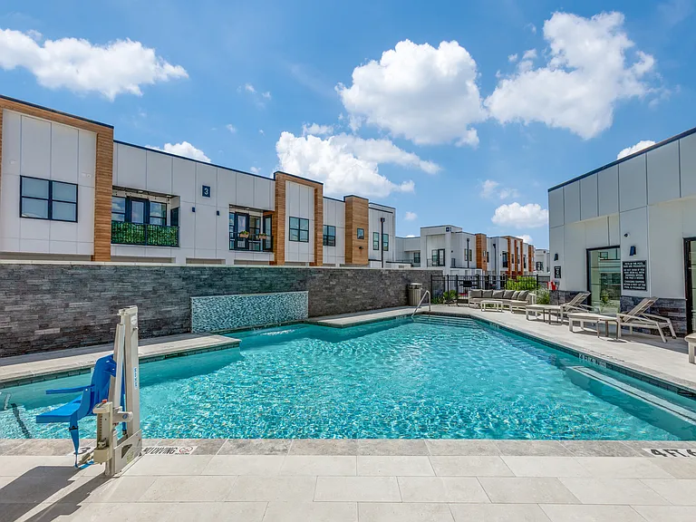 Vida at Georgetown — Photo 11