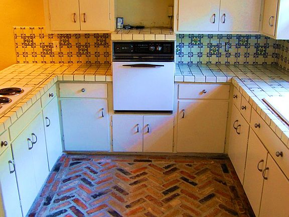 5th image of 2116 Fremont Dr