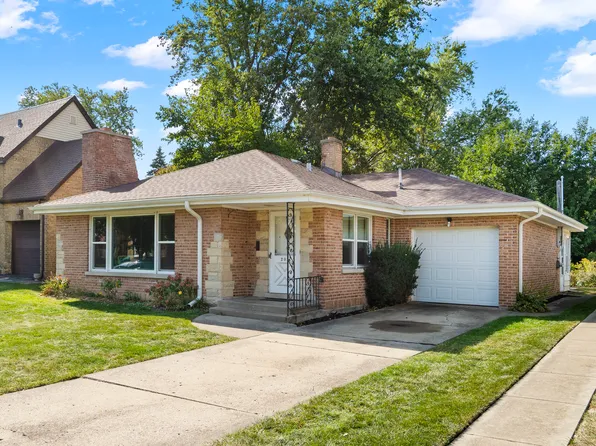 202 S Elmhurst Ave, Mount Prospect, IL 60056