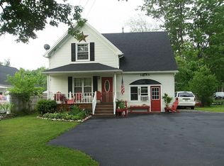 2089 Lakeview Rd, Lake View, NY 14085