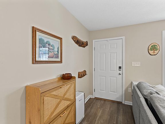 4th image of 109 Matthews Street