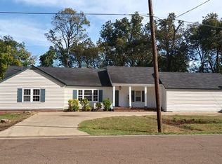 611 Oakhurst Ave, Clarksdale, MS 38614
