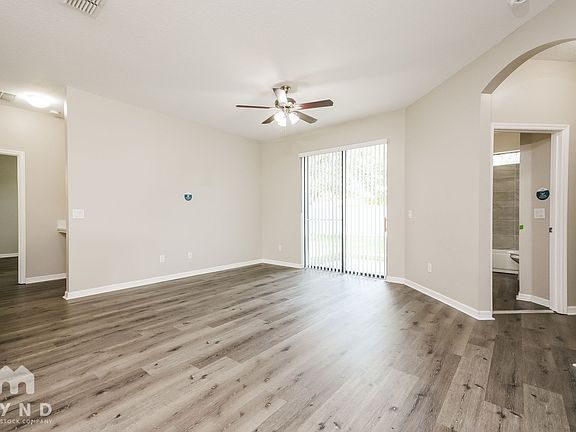 5th image of 4592 Sandhurst St