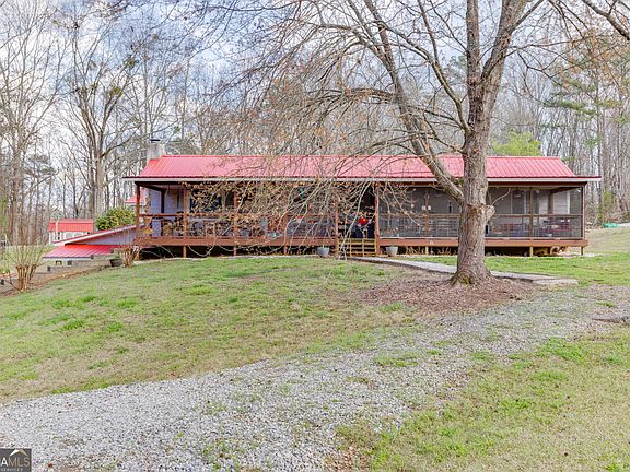 2nd image of 722 Charlie Morris Rd