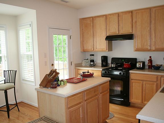 4th image of 2222 Cedar Grove Dr