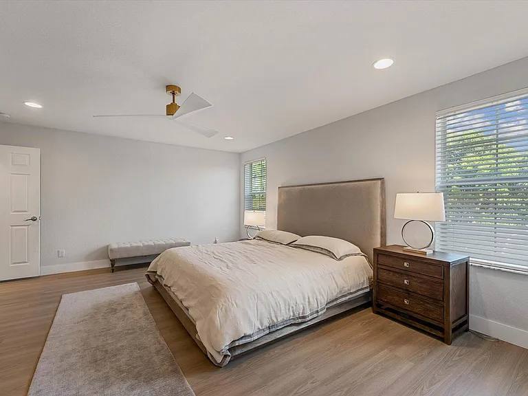 10731 Ivanhoe Ln — Photo 23