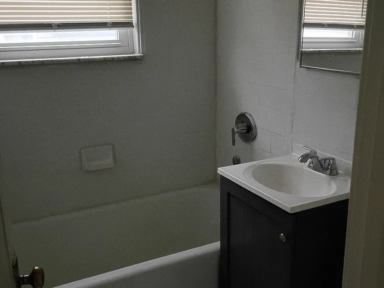 316 W Saginaw St — Photo 5