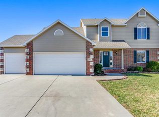 1917 S Hoyt Cir, Wichita, KS 67207