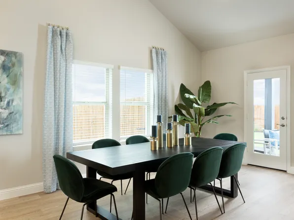 The Kessler Plan, Stratton Place