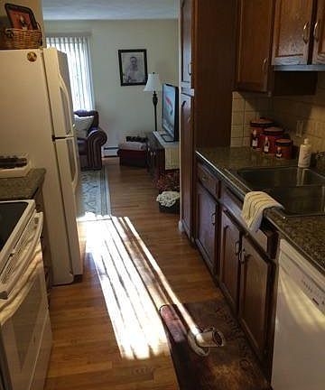 4th image of 302 Woodside Dr