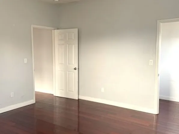 121 N Benton Way, Los Angeles, CA 90026
