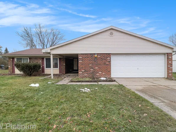 537 Randall Dr, Troy, MI 48085