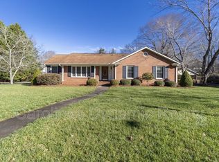 6618 Castlegate Dr, Charlotte, NC 28226