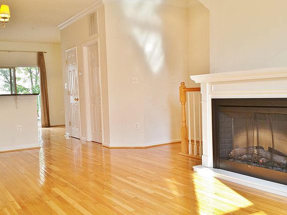 OPEN FLOOR PLAN IDEAL FOR ENTERTAINING