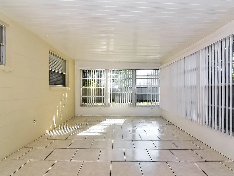 4404 Sawgrass Blvd — Photo 7