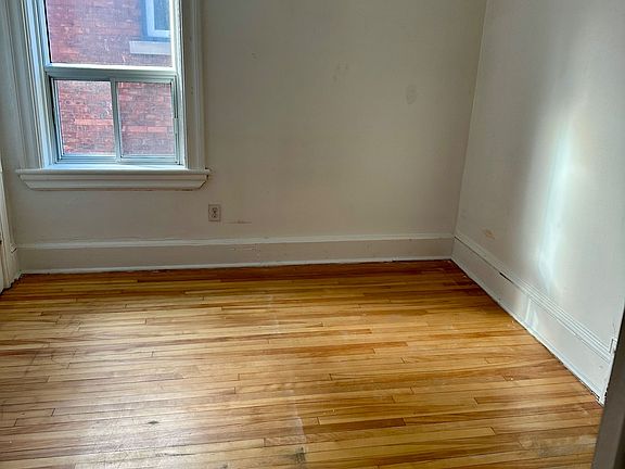 5th image of 57 Spadina Ave