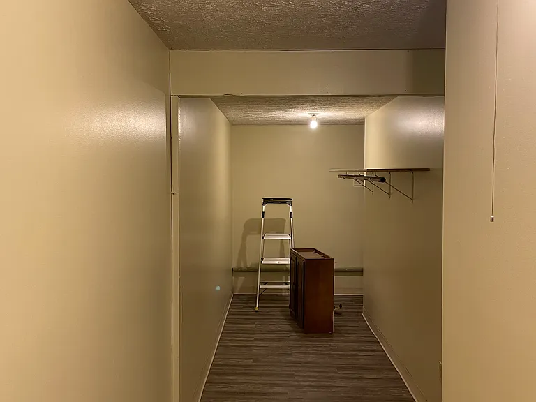 100 Strawberry Ave #3 — Photo 13