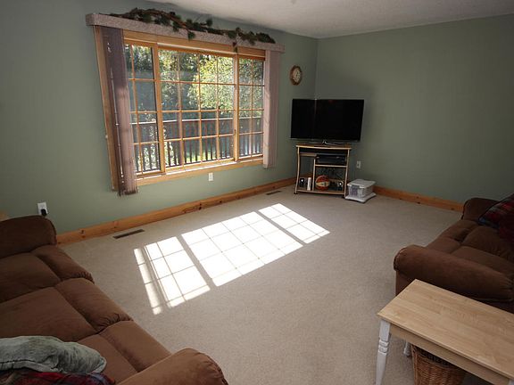 3rd image of 10754 Chippewa Hts NW