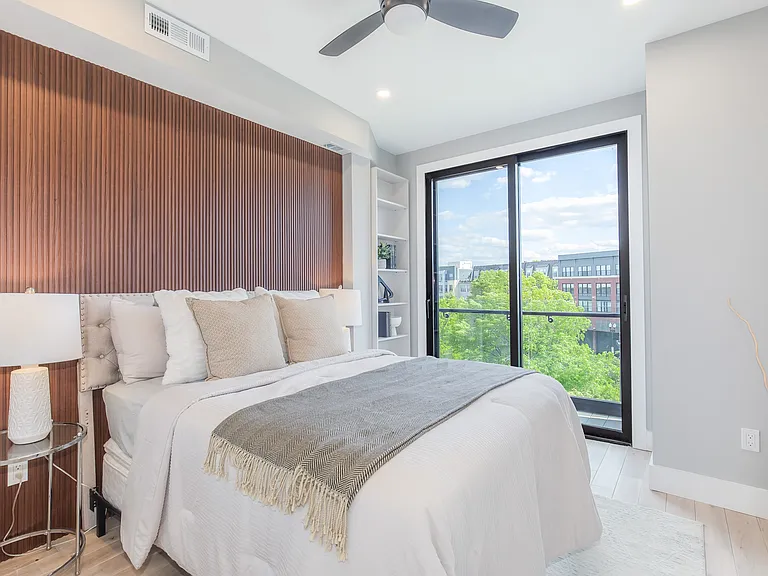 1332 G St SE #3 — Photo 9