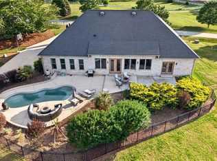 6800 Koala Dr, Oak Ridge, NC 27310