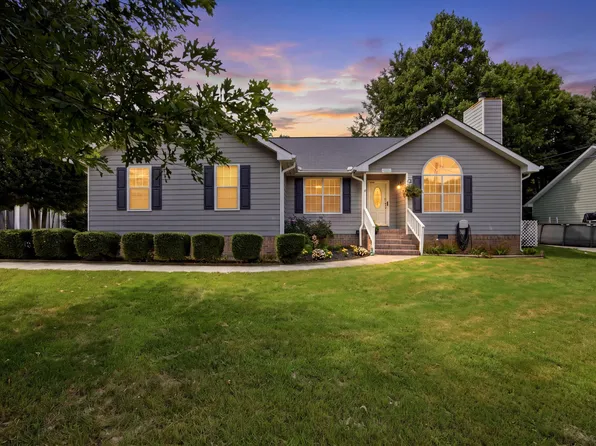 717 Ashbrook Dr, Hixson, TN 37343