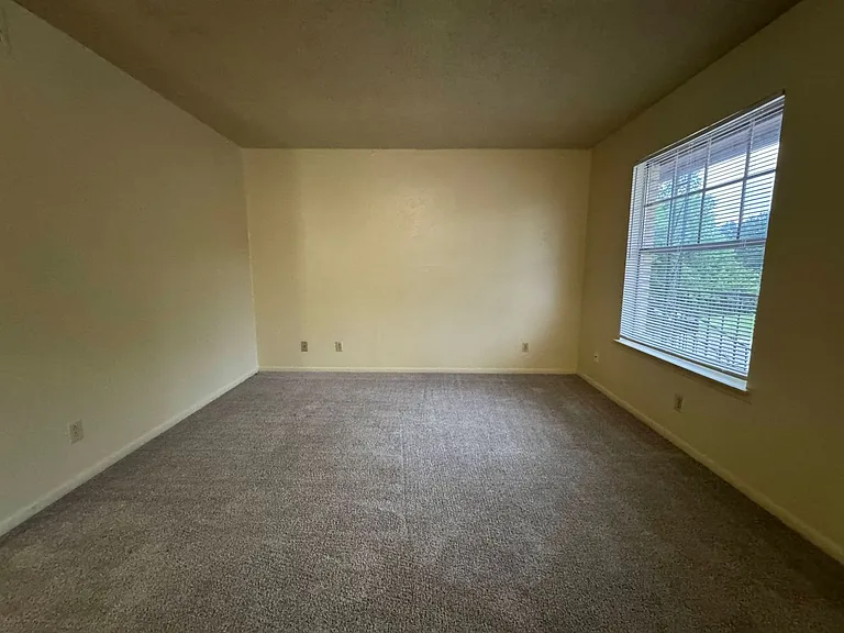 228 Hold Street — Photo 3