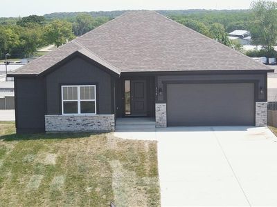 102 Johnson Cir, Dearborn, MO, 64439