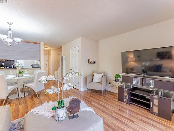 3rd image of 7319 Starward Dr APT 34