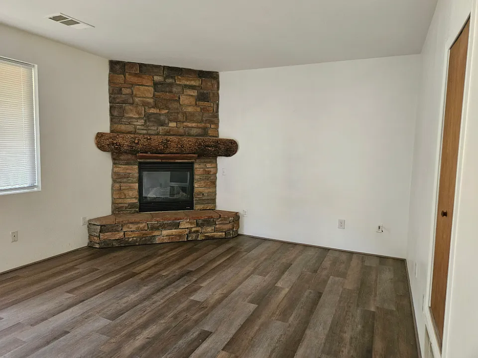 420 E Park Ave #204