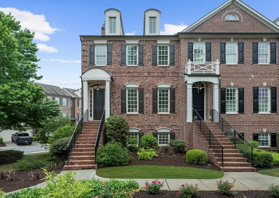 410 Rose Garden Ln