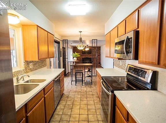 3rd image of 5080 Barcelona Way