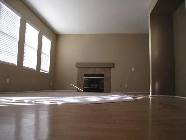 3 bed, 1795 sqft, $2,700 — Photo 3