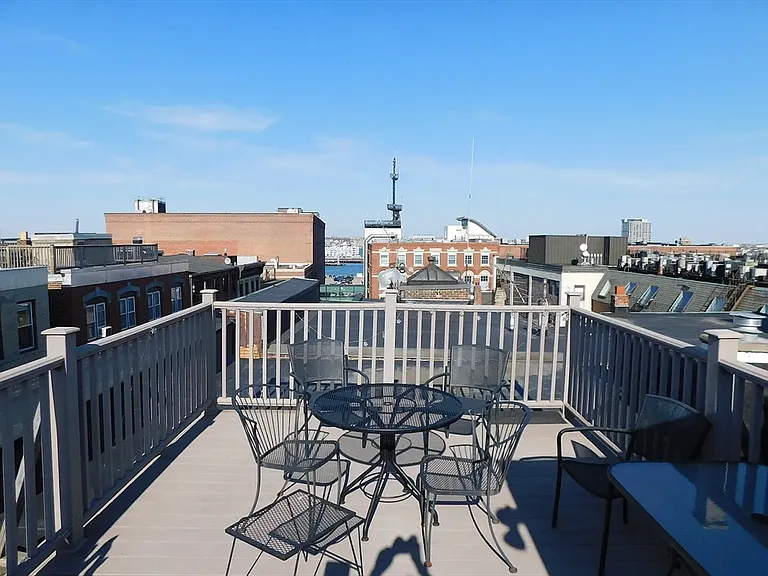 35 Charter St #4 — Photo 10
