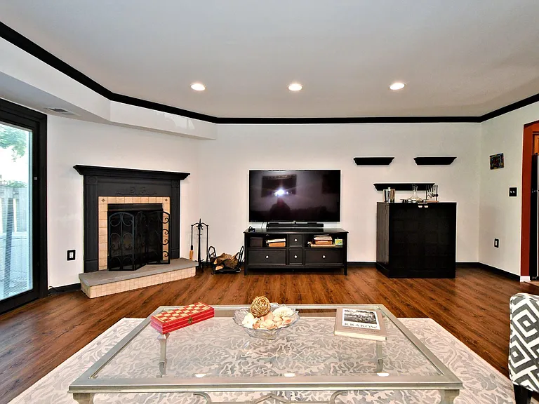 615 Piedmont Ct — Photo 19